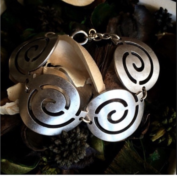 TURKISH DESIGN BRACELET NEW - MADE IN TURKEY - - Picture 1 of 1